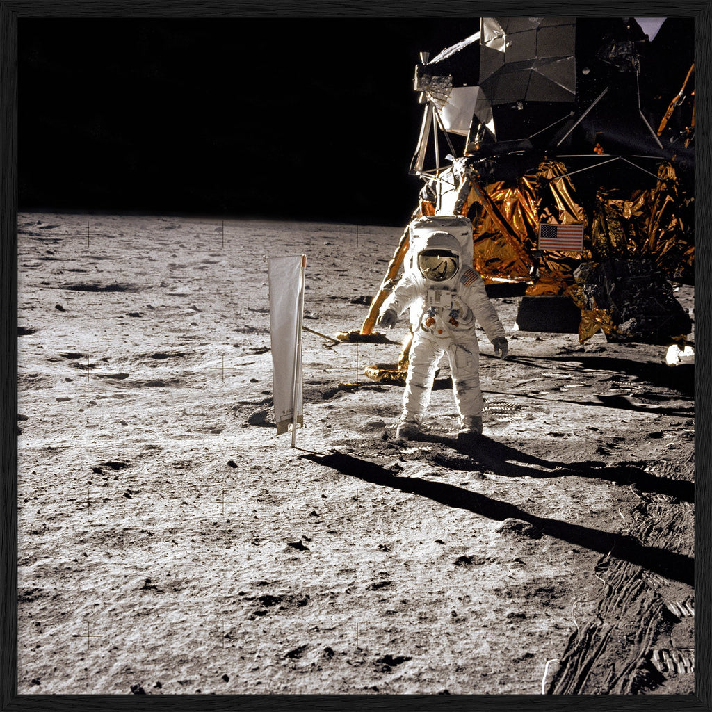 Cadre Apollo 11 Man on the Moon and Lunar Module 30x30cm